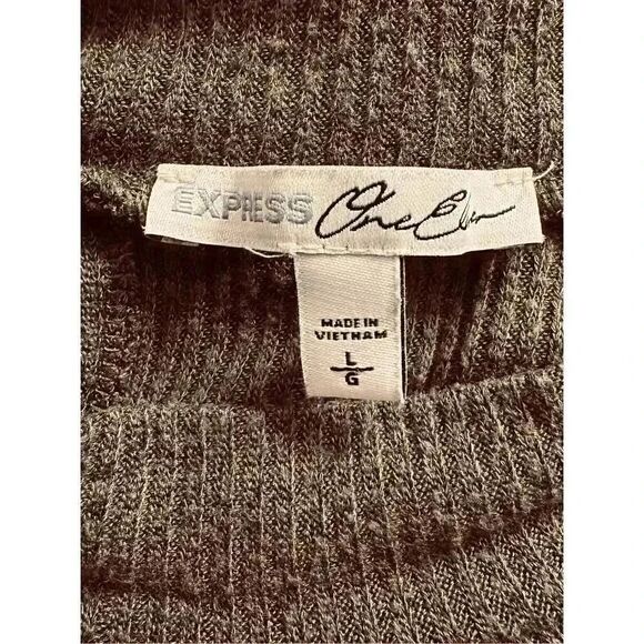 Fabulous olive green mock turtle neck sleeveless ribbed sweater. - Picture 6 of 6